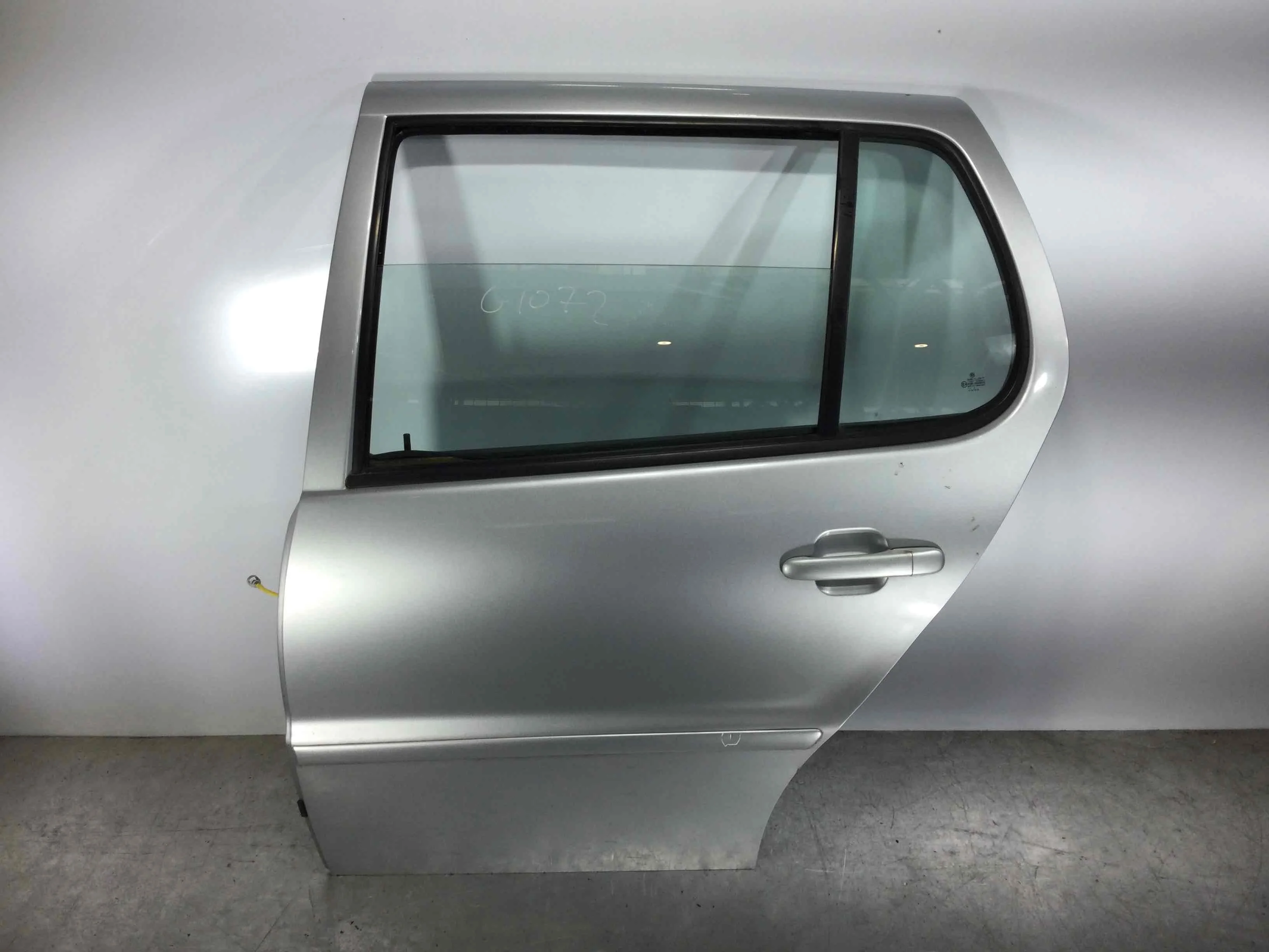 Дверь задняя левая Volkswagen Polo 3 поколение [рестайлинг] (2000-2002) бензин 1.4 i Механика Х/б