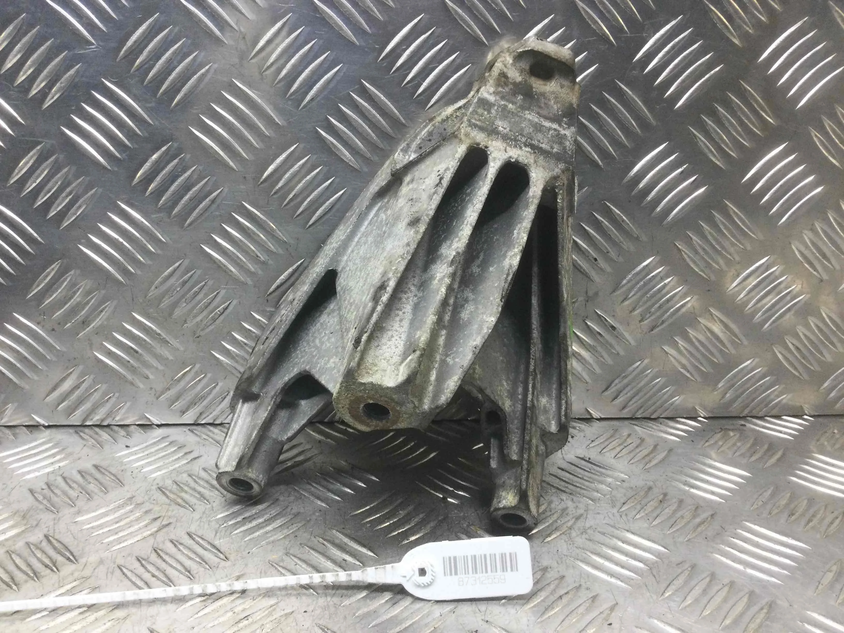 Кронштейн двигателя Audi Q5 8R (2008-2012) бензин 2.0 i Автомат Купе