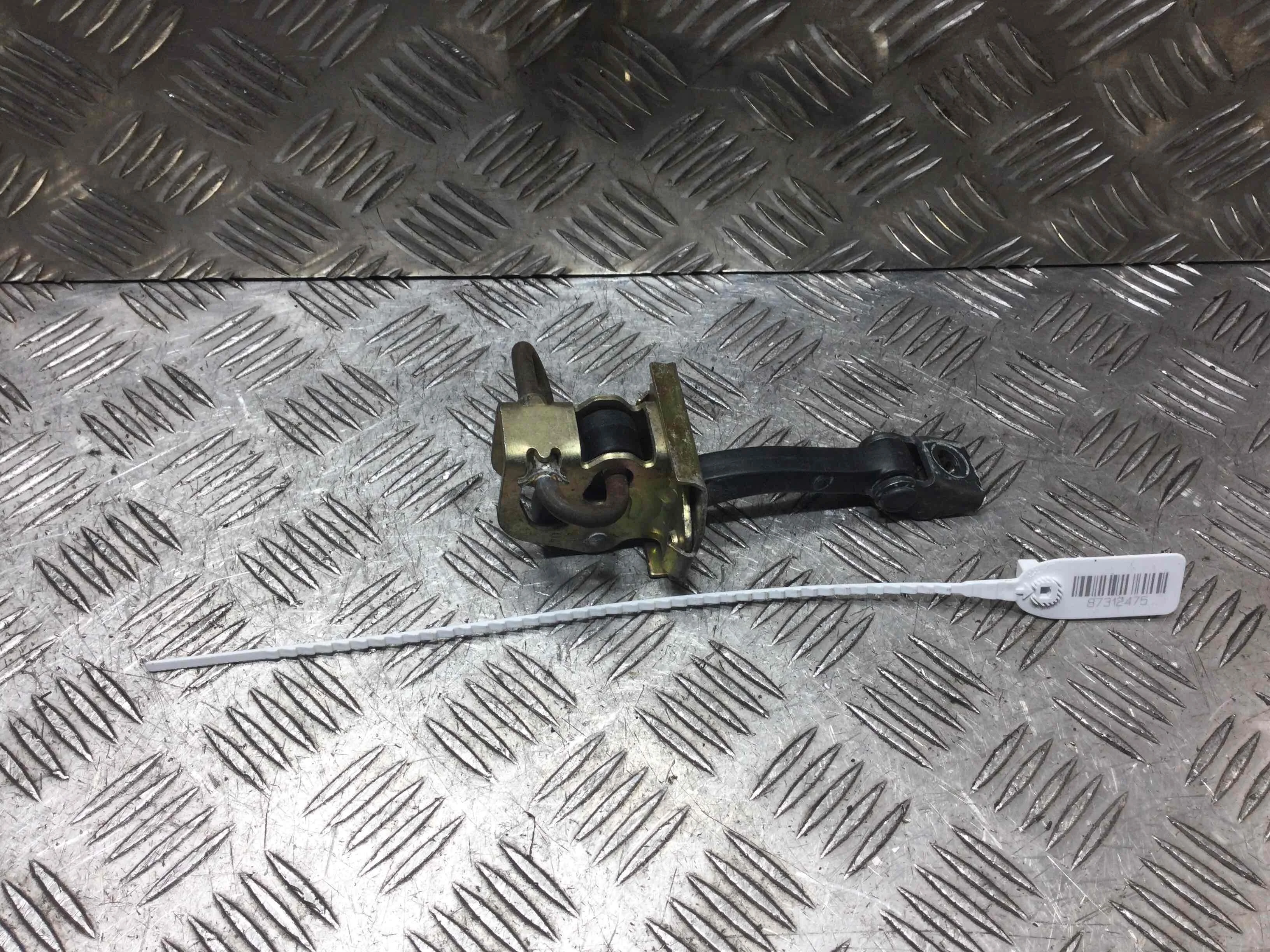 Ограничитель открывания двери передней BMW 3-Series 3-Series E46 1998 - 2006 дизель 2.0 TDI Механика Универсал