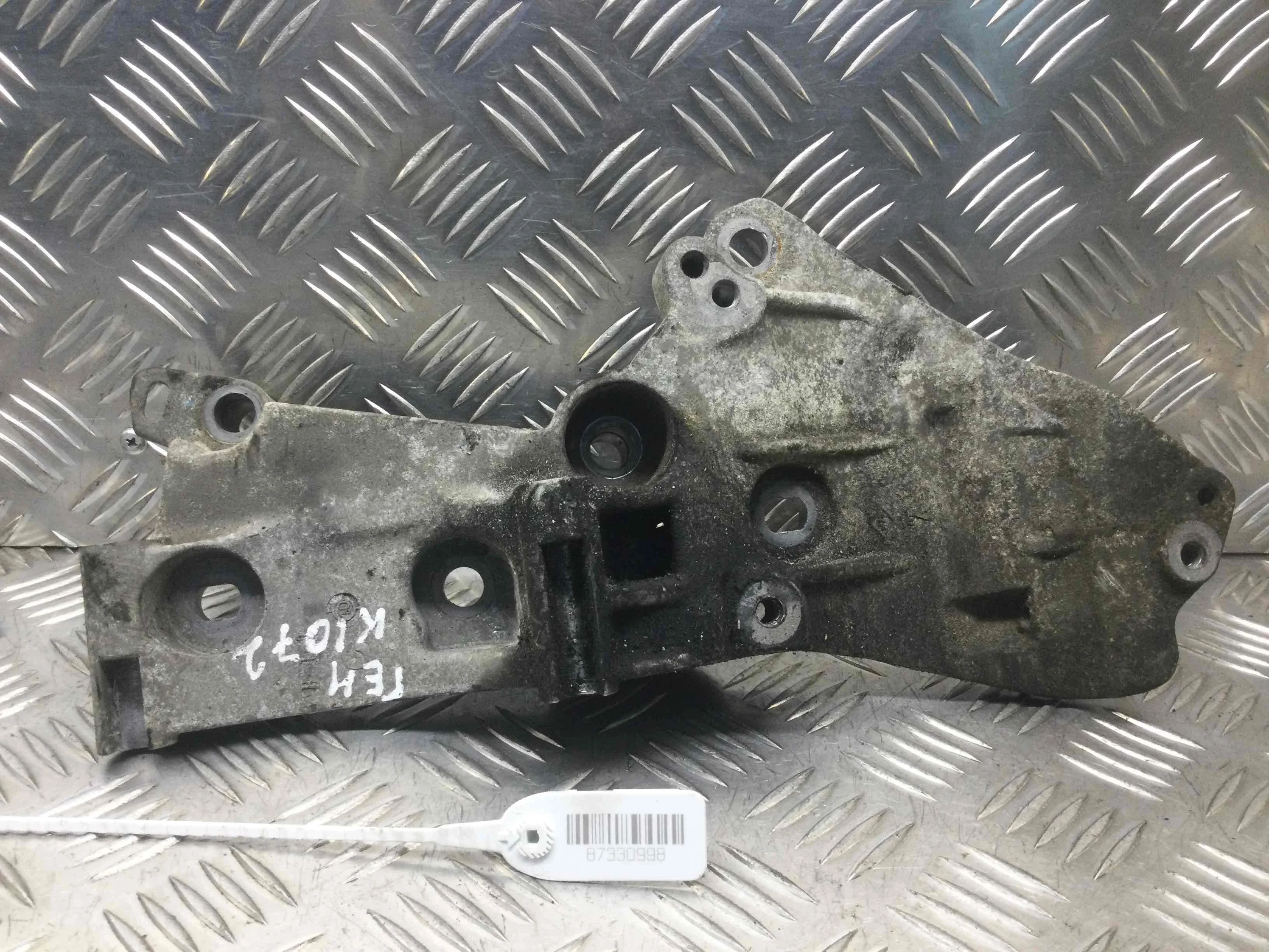 Кронштейн генератора Renault Scenic 3 поколение 2009 - 2013 дизель 1.5 DCI Механика Минивэн