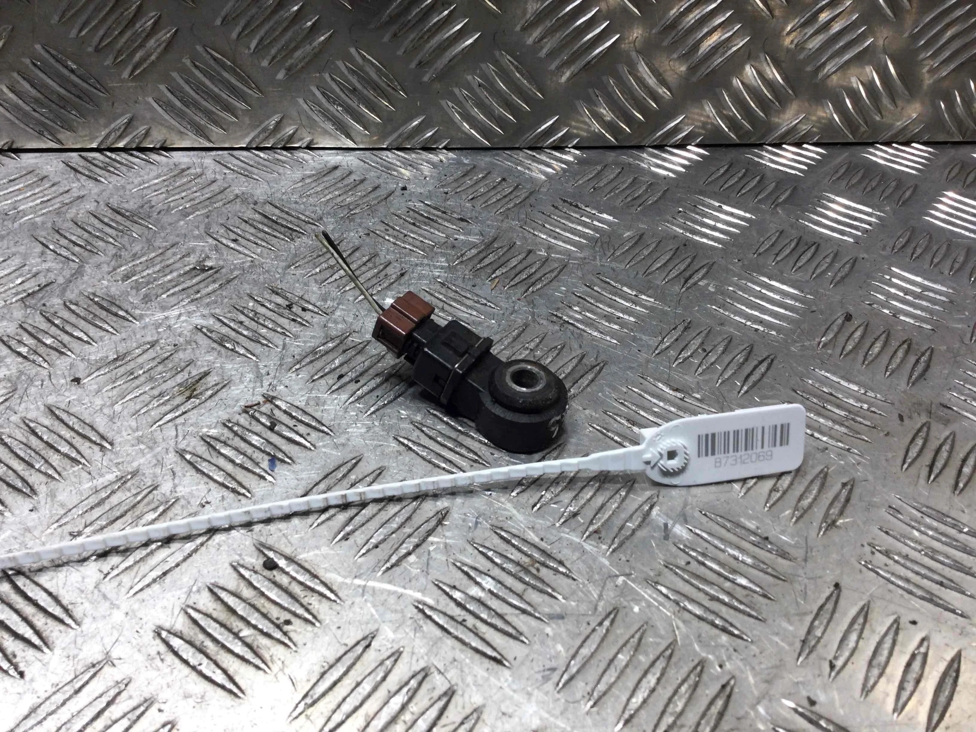 Датчик детонации Mitsubishi Lancer X (2007-2015) бензин 1.6  Механика Седан