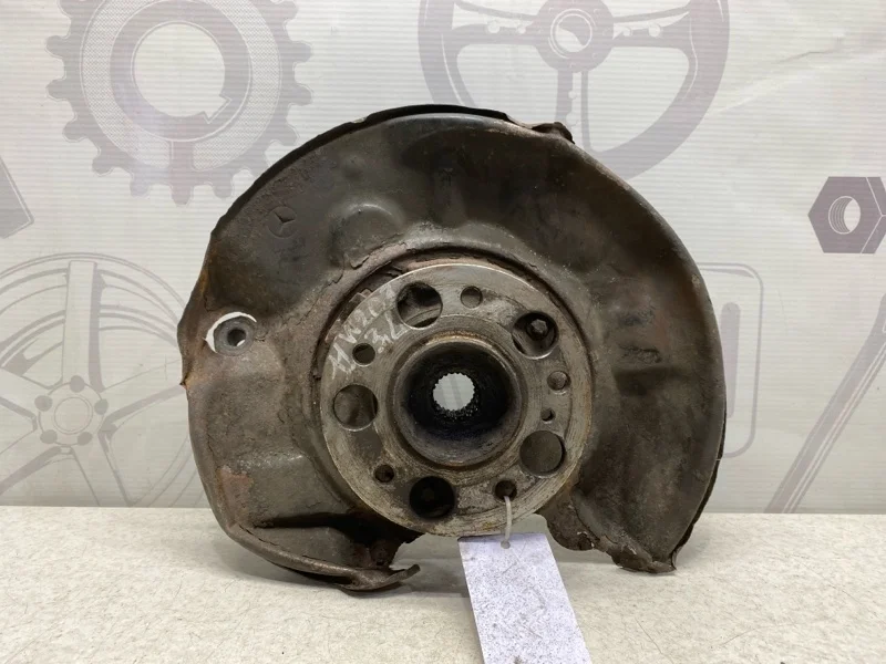 Кулак задний левый Mercedes-benz 2006 W203