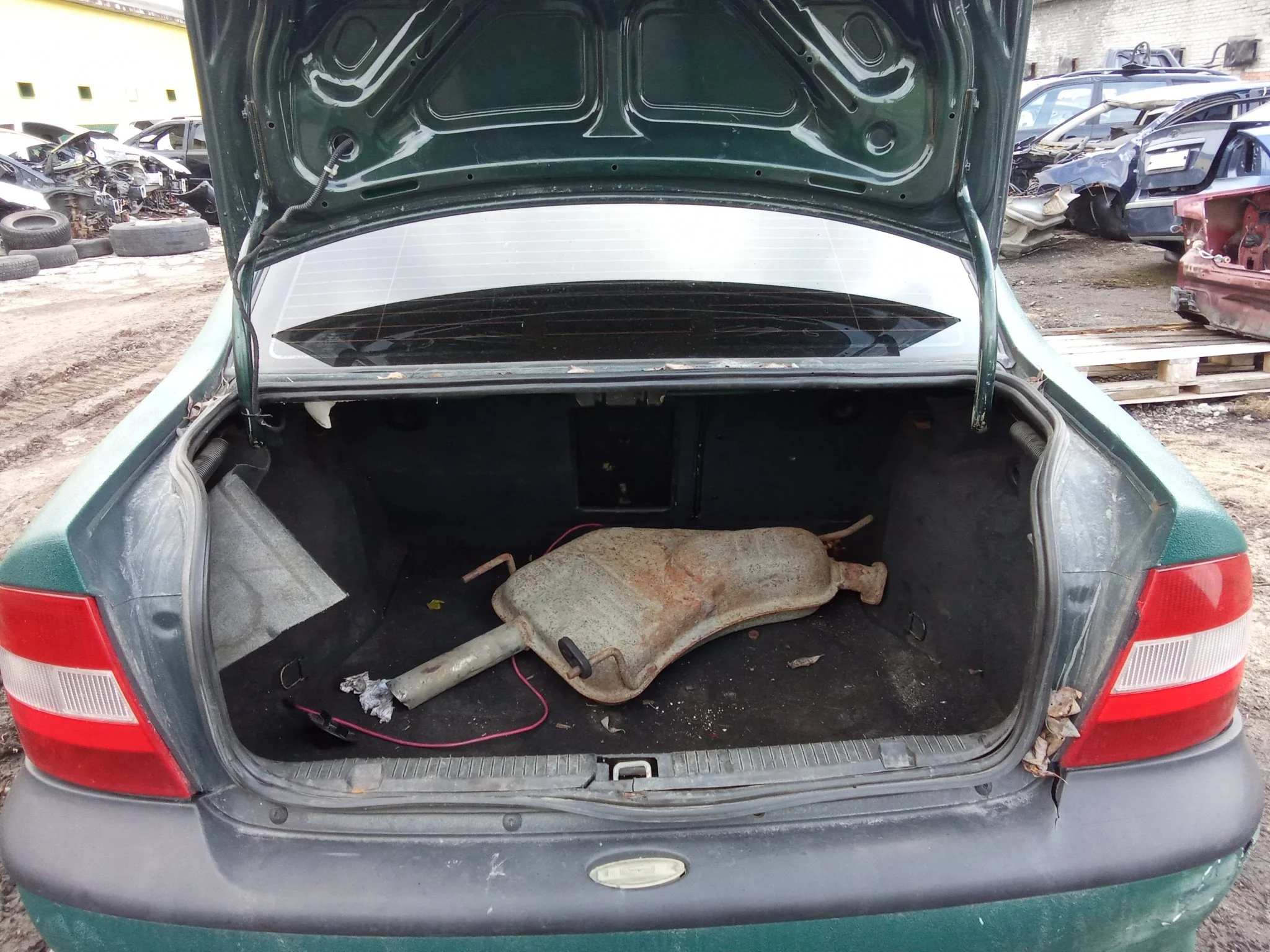 Продажа Opel Vectra 1.8 (115Hp) (X18XE) FWD MT по запчастям