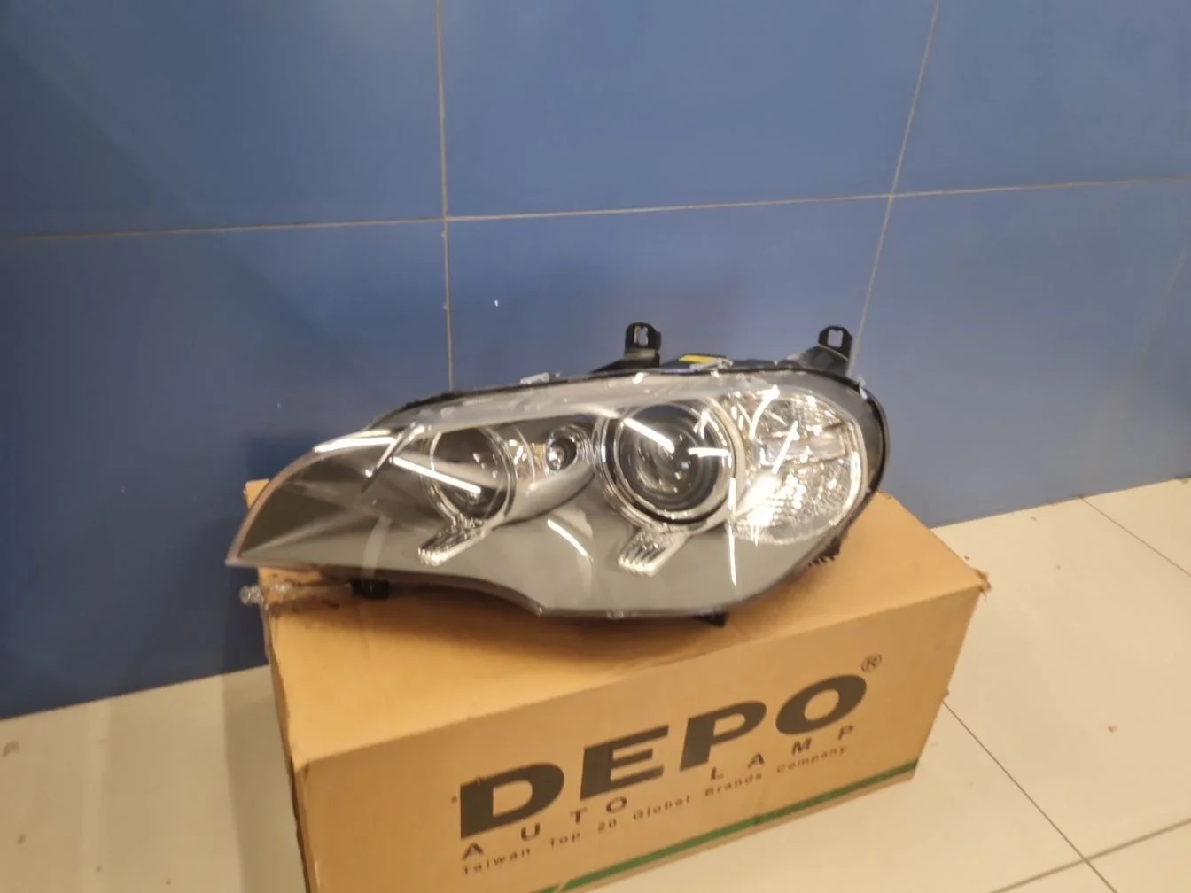 Фара левая для BMW X5 E70 2006-2013