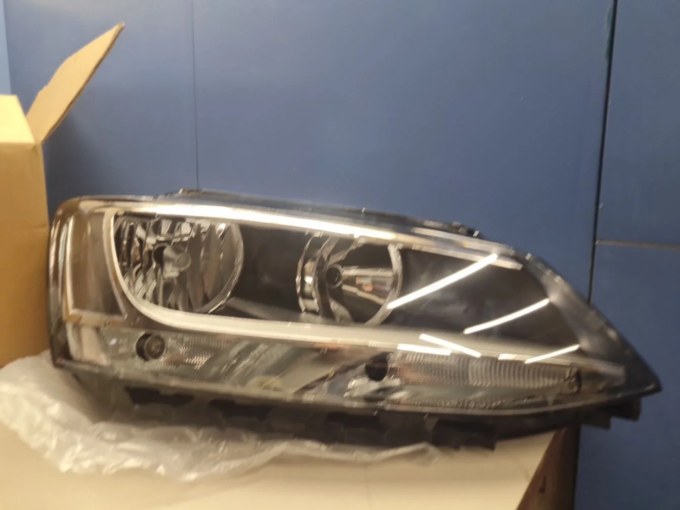 Фара правая для Volkswagen Jetta A6 2010-2018