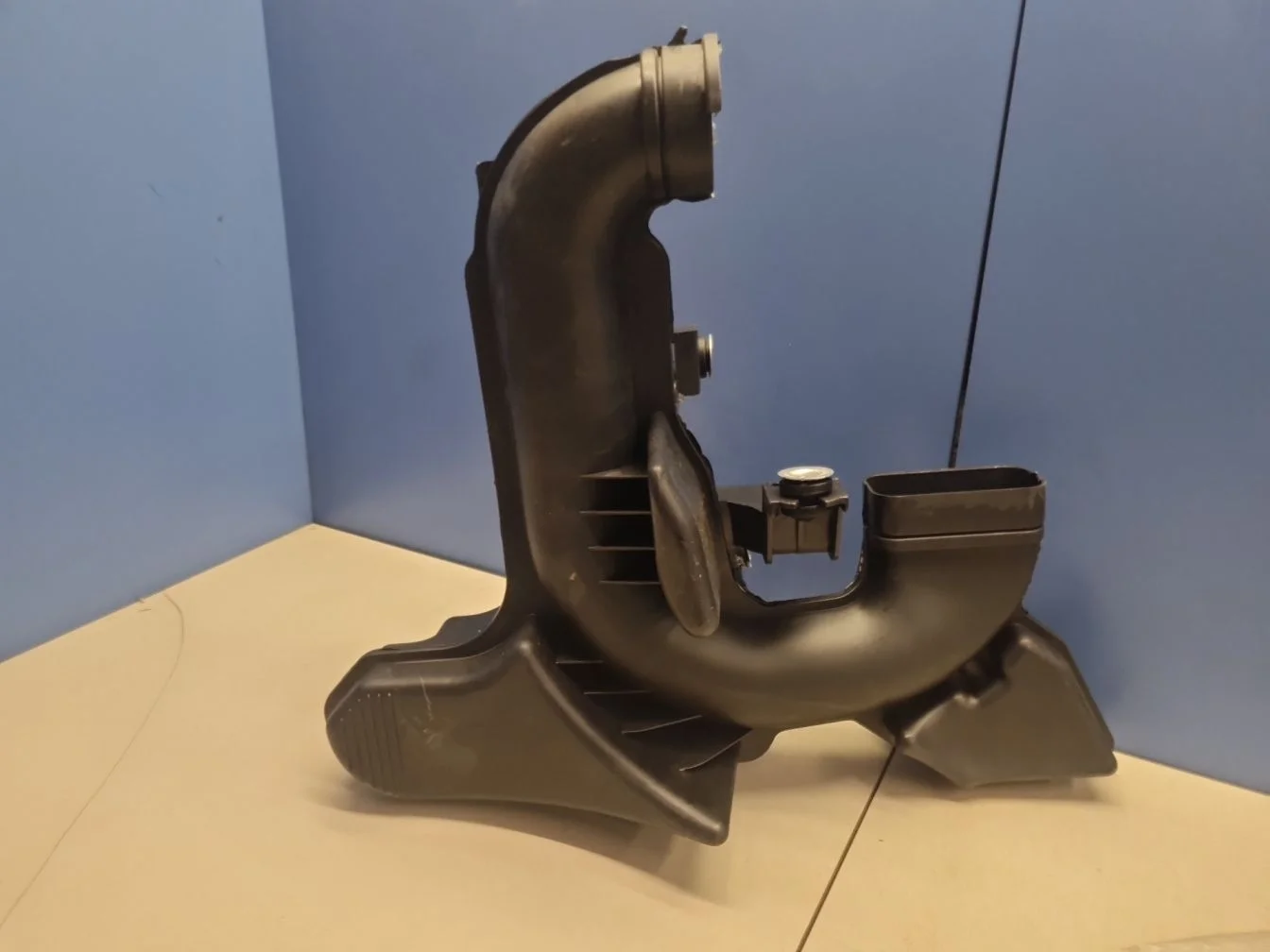 Резонатор воздушного фильтра для KIA Rio 2017-