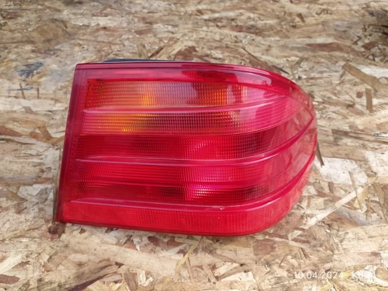 Фонарь Mercedes-Benz -Class 1996 S210