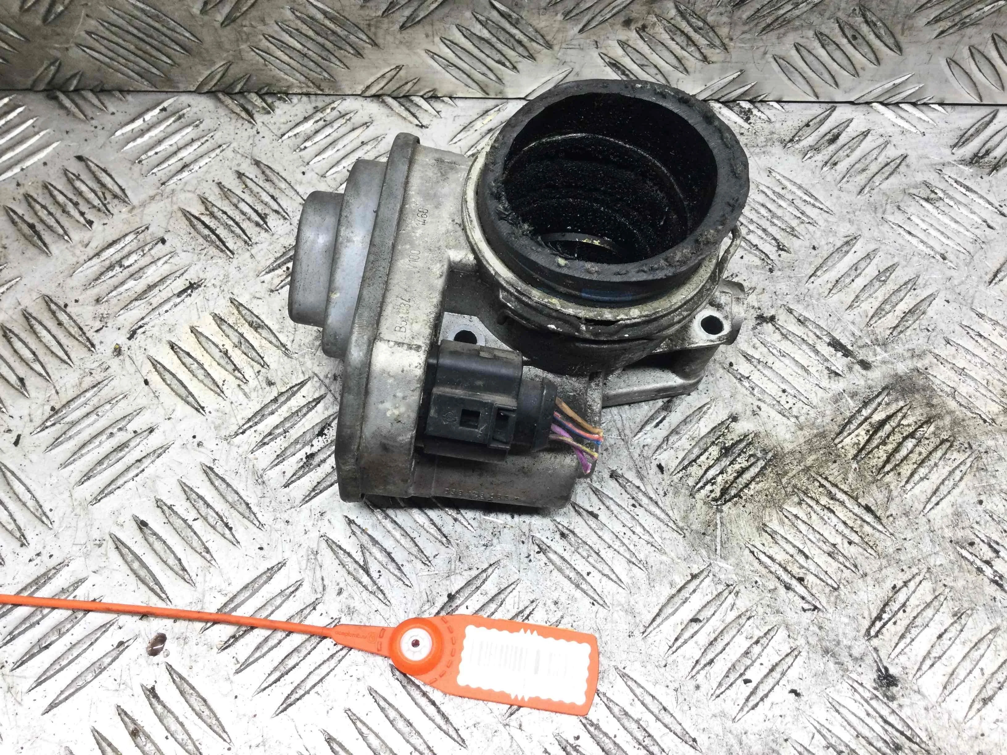 Заслонка дроссельная Skoda Octavia Tour [рестайлинг] (2000-2010) дизель 1.9 TDI DSG Лифтбэк