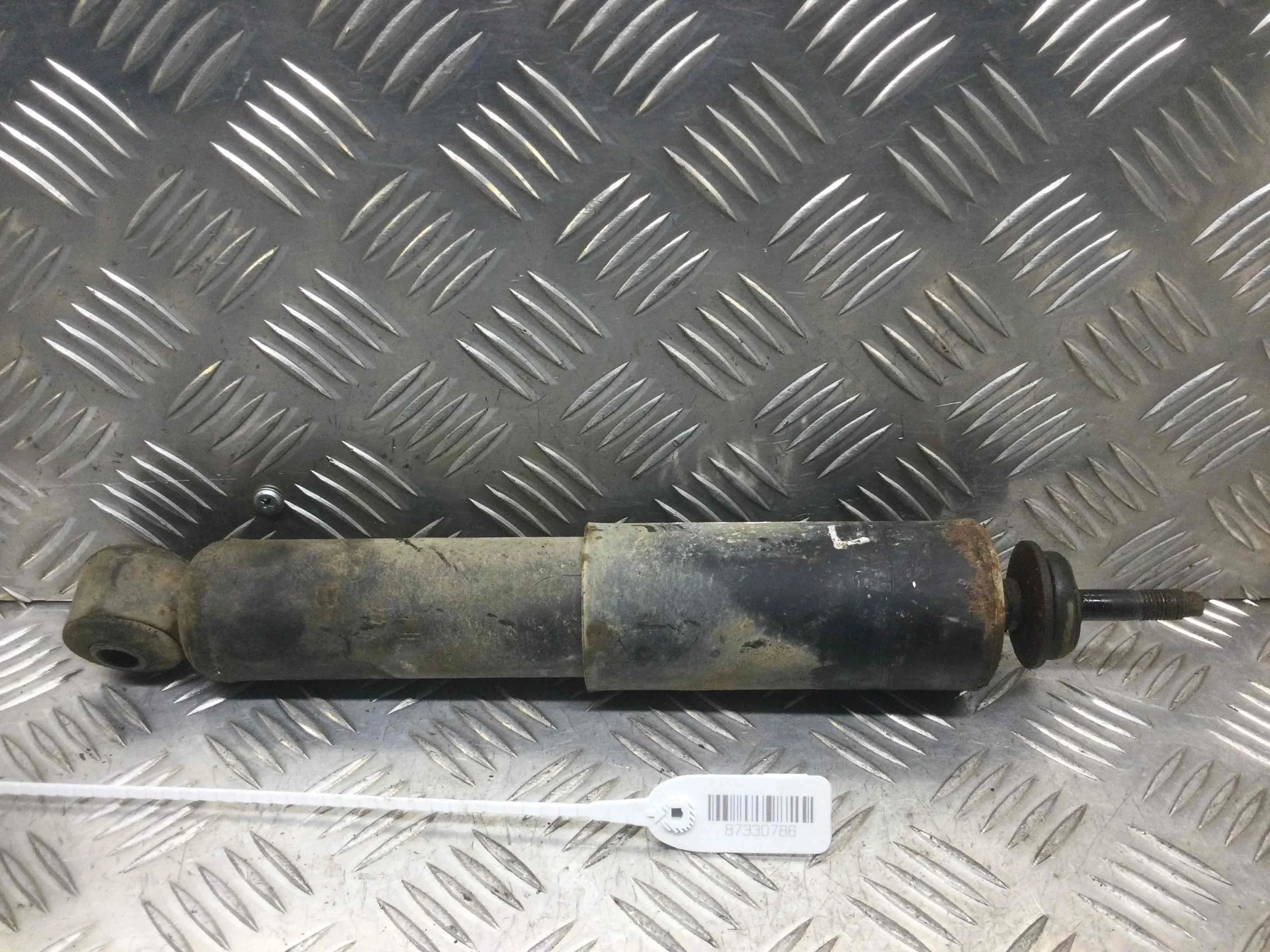 Амортизатор задний Mitsubishi Pajero Sport 1 поколение (1996-2005) дизель 2.5 TD Механика