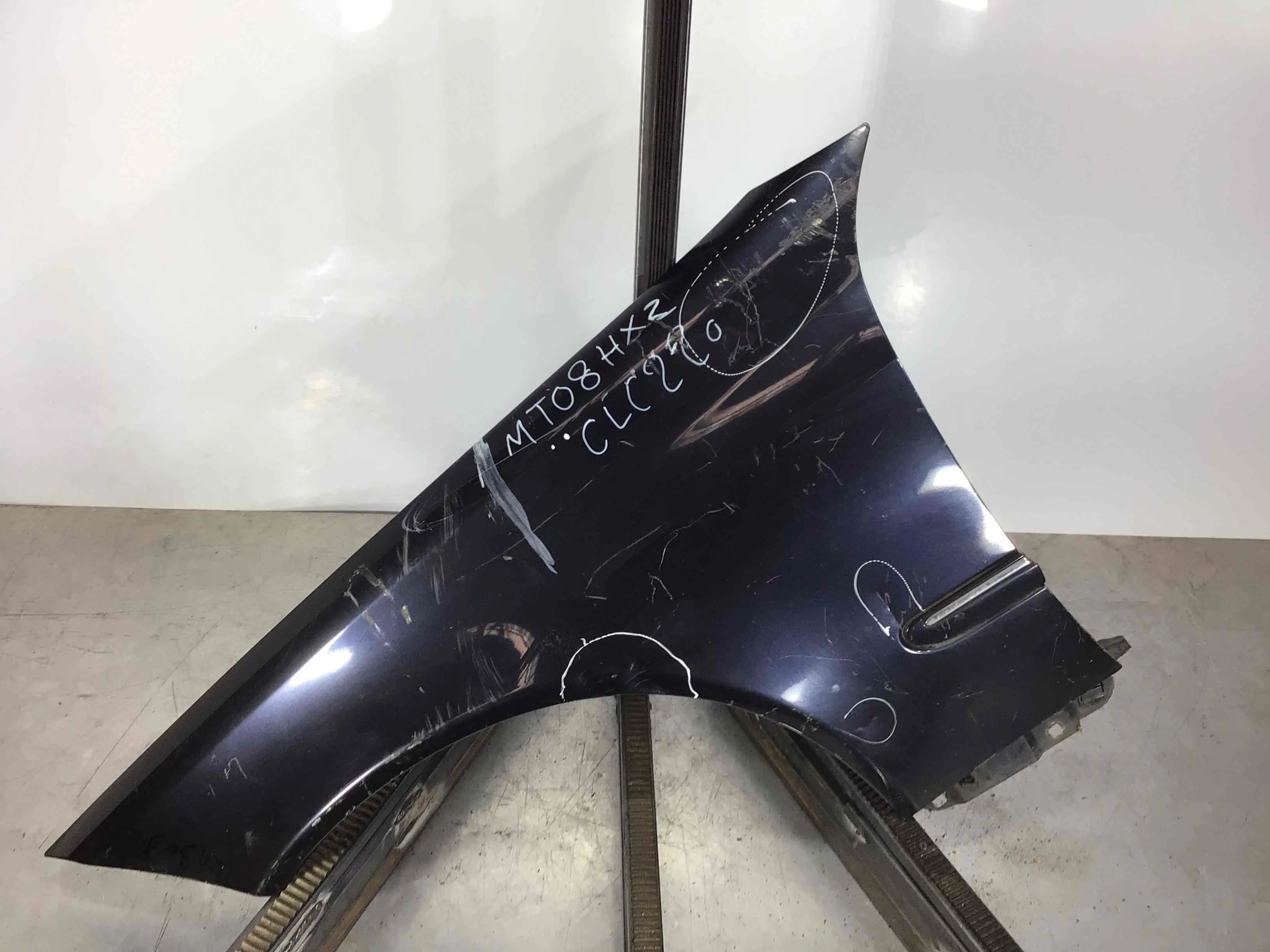 Крыло переднее левое Mercedes C-klasse W204/S204 (2007-2012) дизель 2.2 CDI Автомат Купе