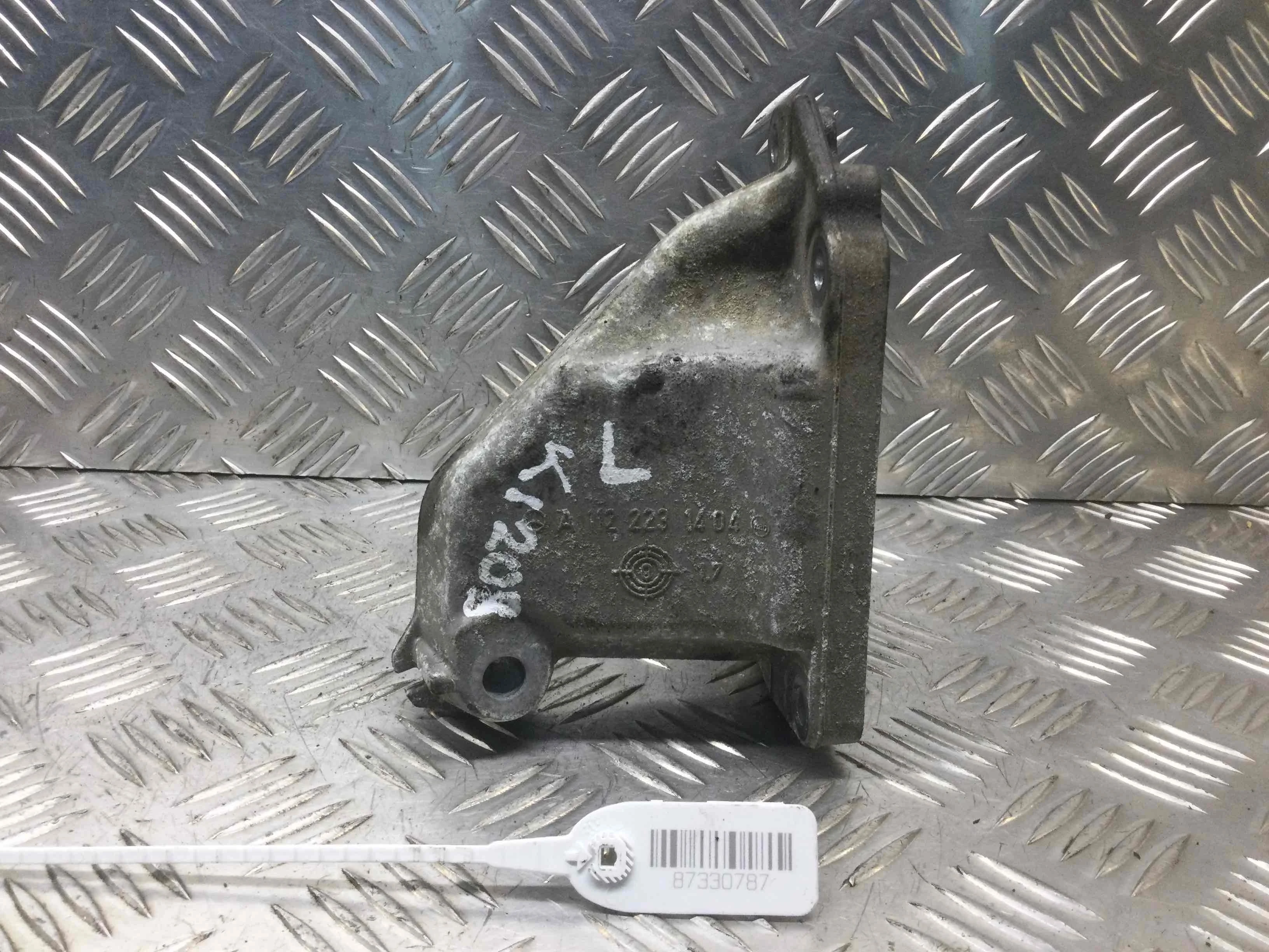 Кронштейн Mercedes CLK W209/A209 [рестайлинг] (2005-2010) бензин 3.2 i Автомат Седан