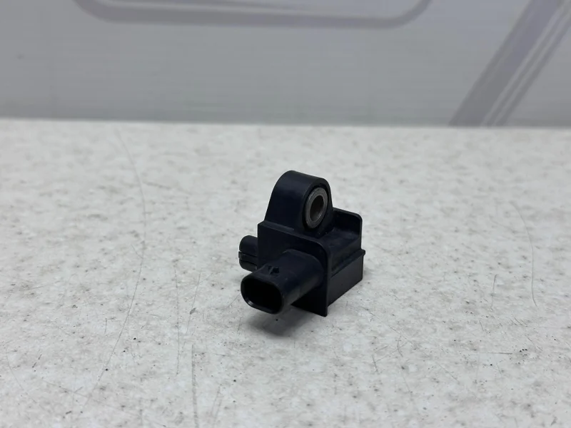 Датчик удара Mercedes-benz 2016 W222