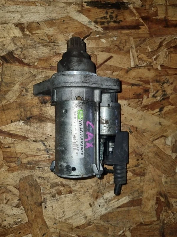 Стартер Volkswagen Golf 2010 AJ5