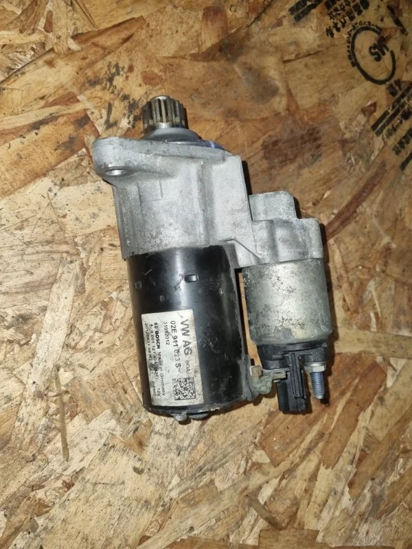 Стартер Volkswagen Passat 2011 B7