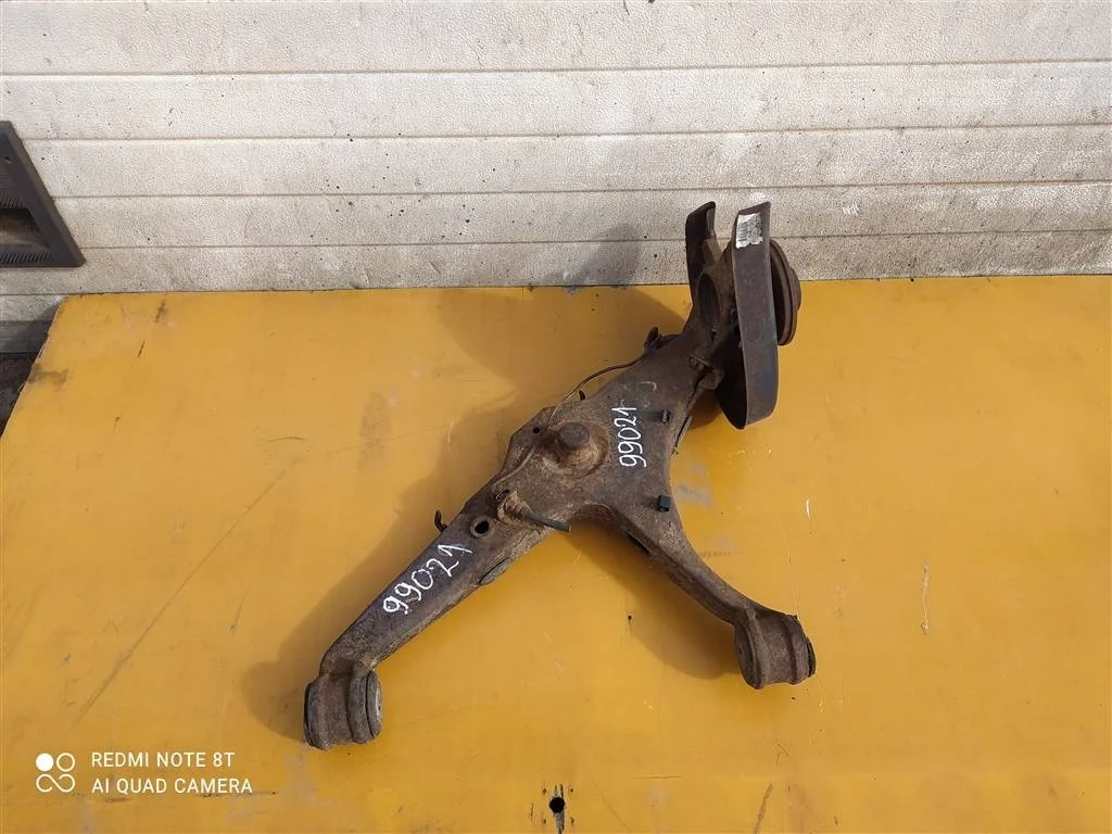 Кулак задний левый рычаг VW Transporter T5 T6