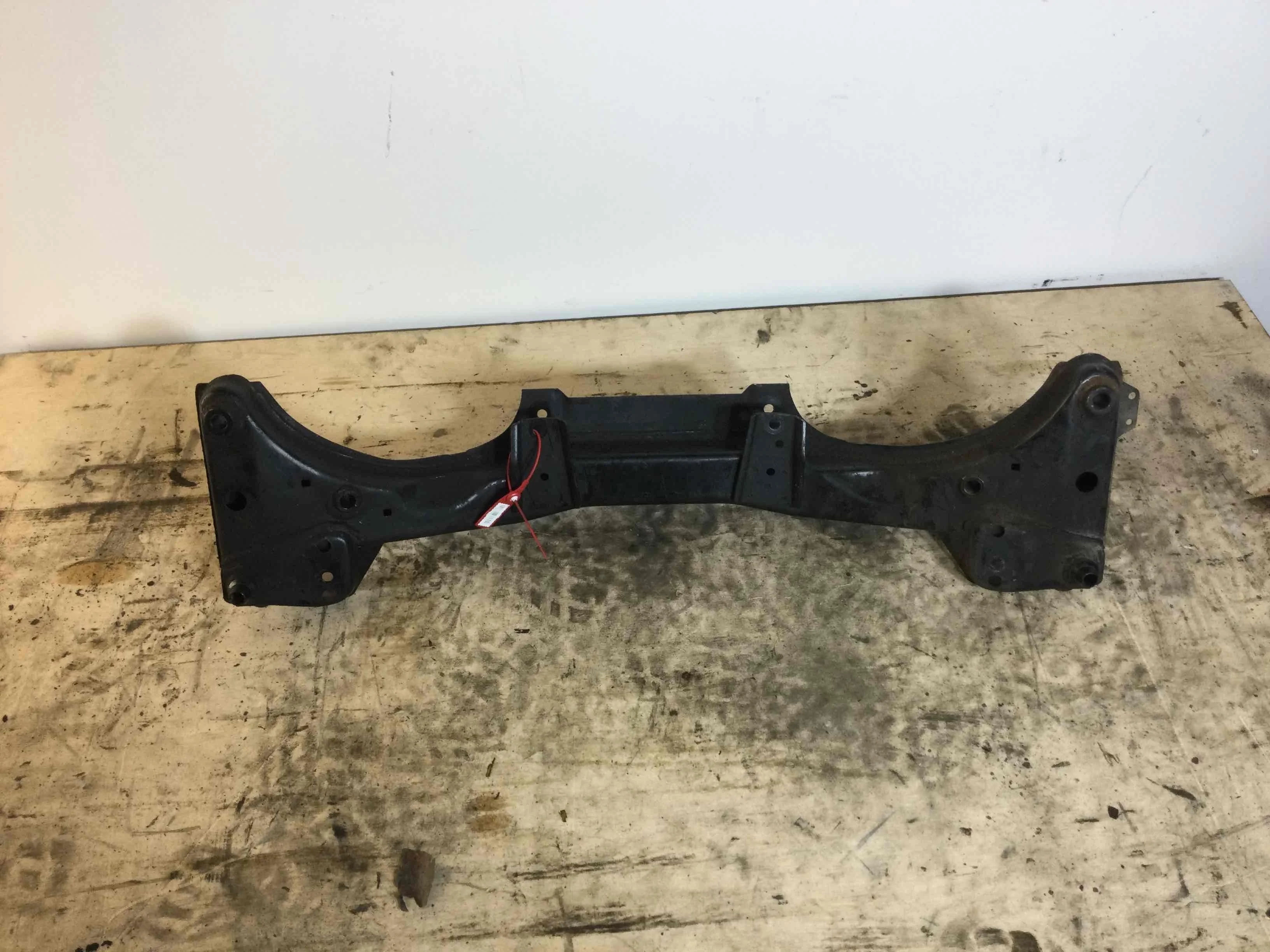 Балка подвески передняя (подрамник) BMW 3-Series 3-Series E46 1998 - 2006 бензин 1.8 i Механика Х/б