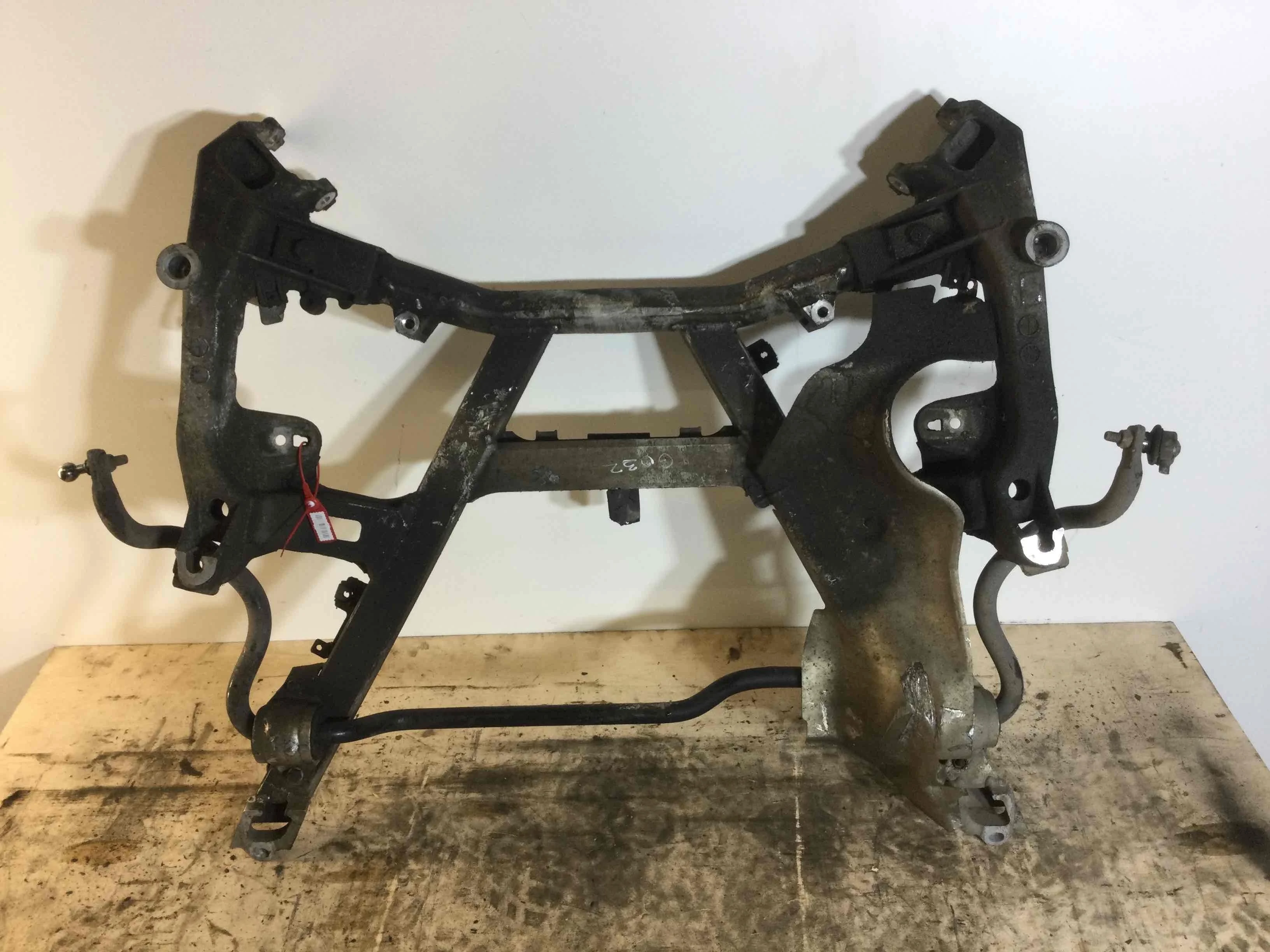 Балка подвески передняя (подрамник) BMW 5-Series 5-Series E39 1995 - 2004 бензин 2.5 i Механика Универсал