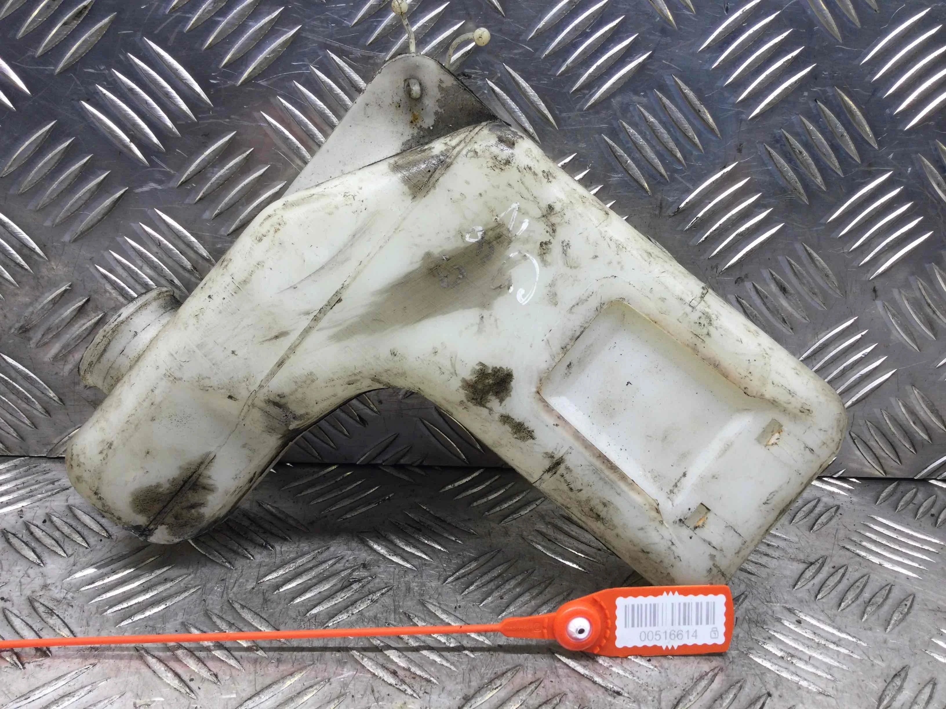 Бачок расширительный Mitsubishi Galant Galant VIII (EA) 1996 - 2006 бензин 2.5 i Автомат Седан