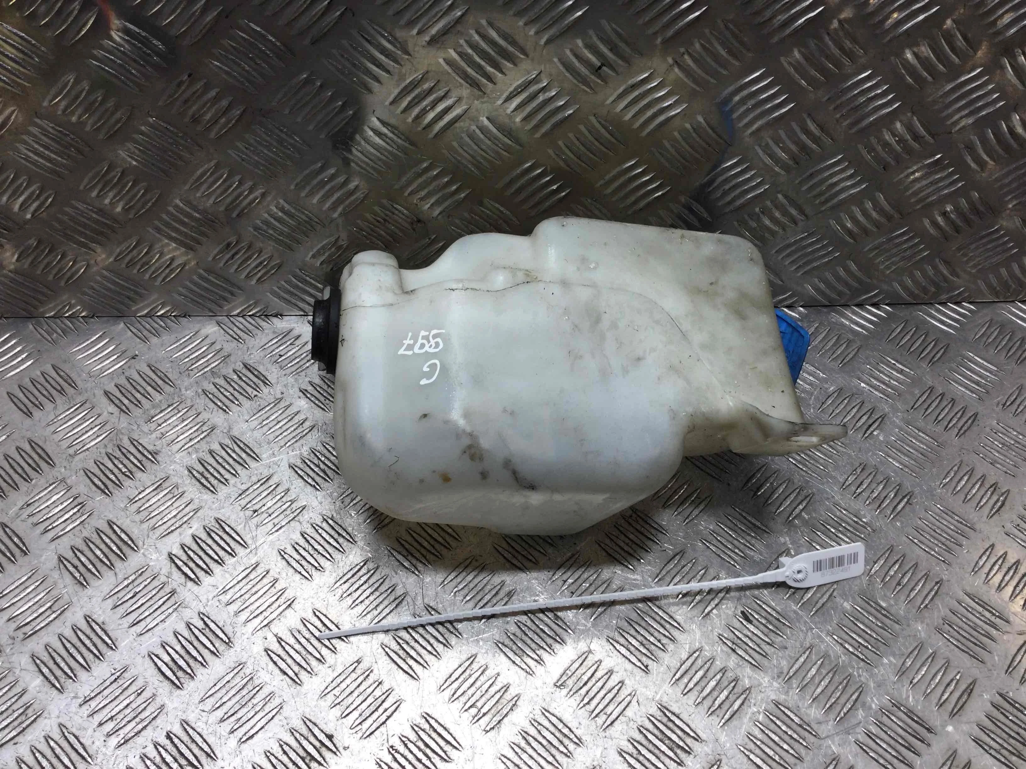 Бачок омывателя Volkswagen Golf 4 поколение (1997-2004) бензин 1.6 i Механика Х/б