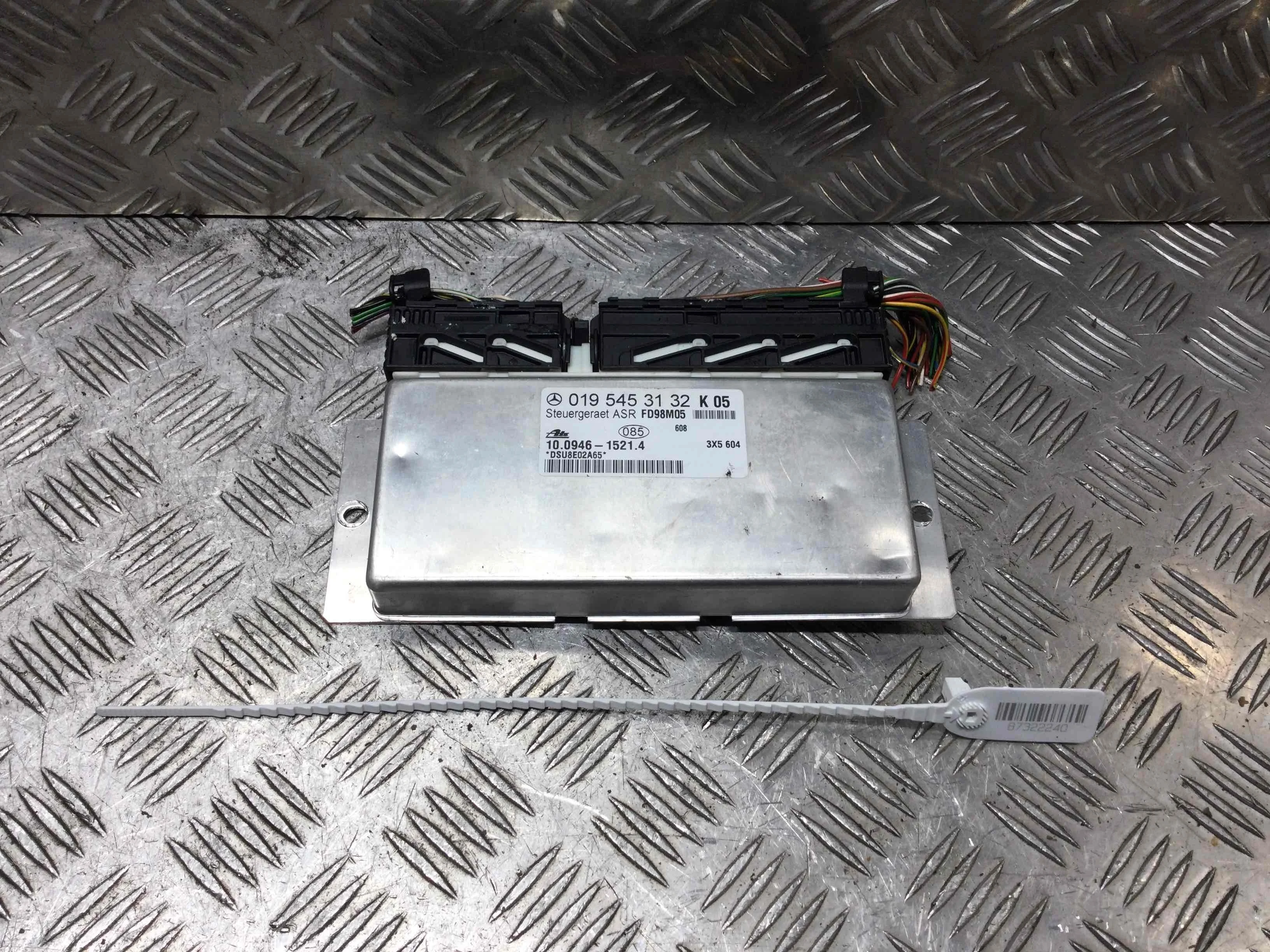 Блок управления ABS Mercedes CLK W208/A208 (1997-2000) бензин 2.3 Kompressor Механика Купе