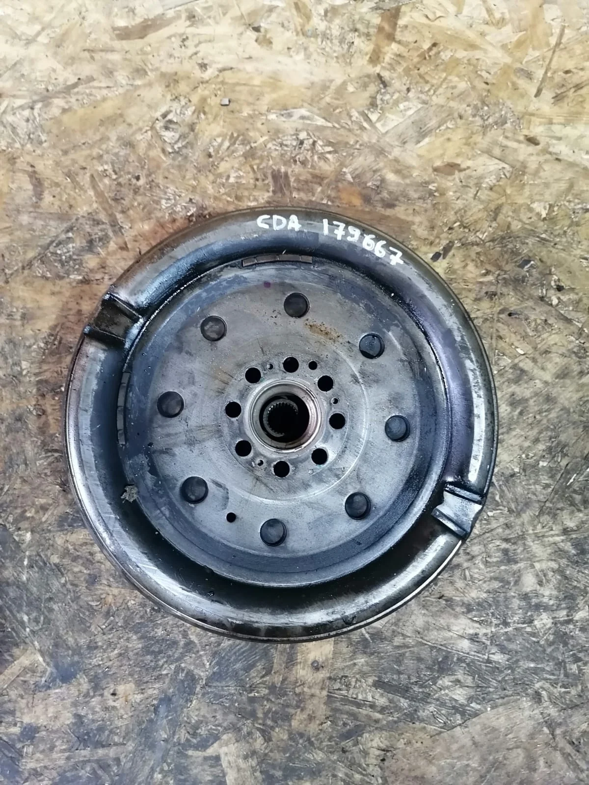 Маховик двигателя AUDI A3, SKODA OCTAVIA 1Z, VOLKSWAGEN GOLF 5/5+, JETTA 5, PASSAT B6 1,8 CDAA 2005- МКПП  6 б/у A3(2004-2013);OCTAVIA 1Z(2004-2012);GOLF 5(2004-2009);PASSAT B6(2005-2010);PASSAT B7(2011-2015)