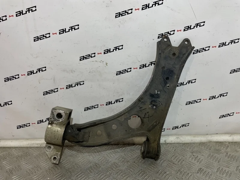 Рычаг подвески Audi A3 2007 1K0407189E 8P 2.0, передний левый