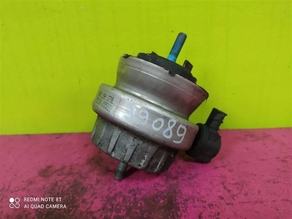 Подушка двигателя Audi A6 C6 2005-2011 4F0199379L