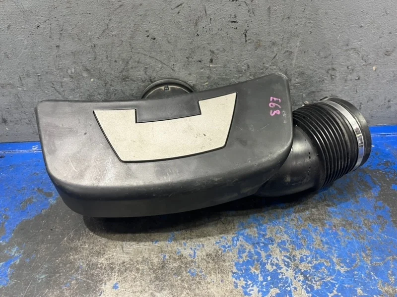 Патрубок воздушного фильтра BMW 6 E63