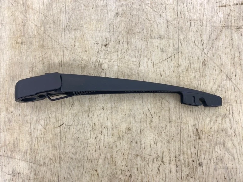 ПОВОДОК ДВОРНИКА MITSUBISHI OUTLANDER 3 2012 2013 2014 2015 2016 2017 2018 2019 2020 2021 2022 2023 8253A129 GF3W, задний