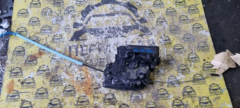 Замок двери передней правой для BMW X1 F48 2014