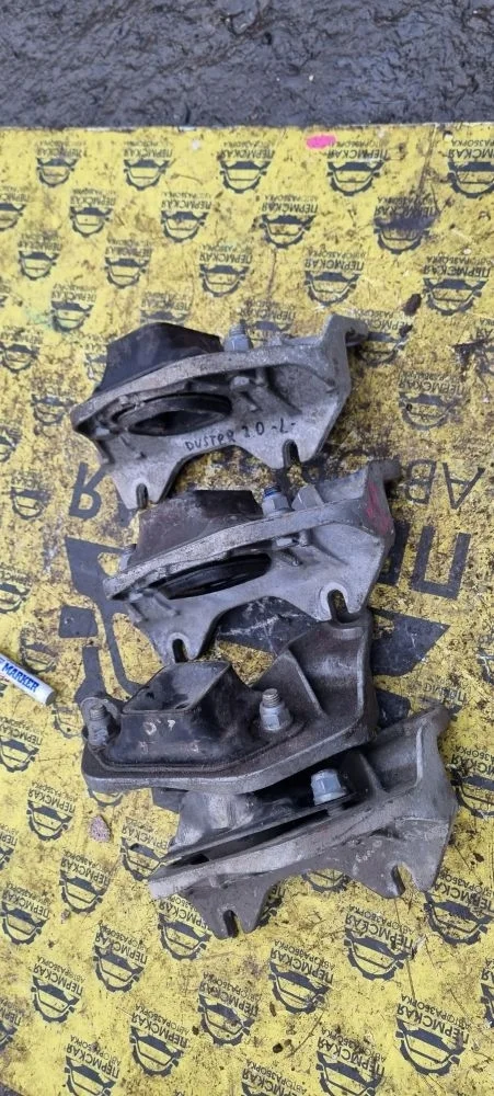 Кронштейн опоры коробки Renault Duster