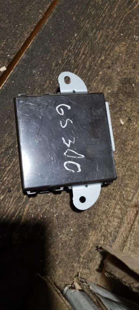 Блок управления дверью Lexus GS300 S190