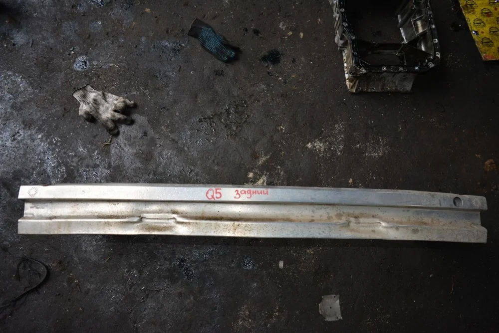 Усилитель заднего бампера Audi Q5 (8R) 2008-2017