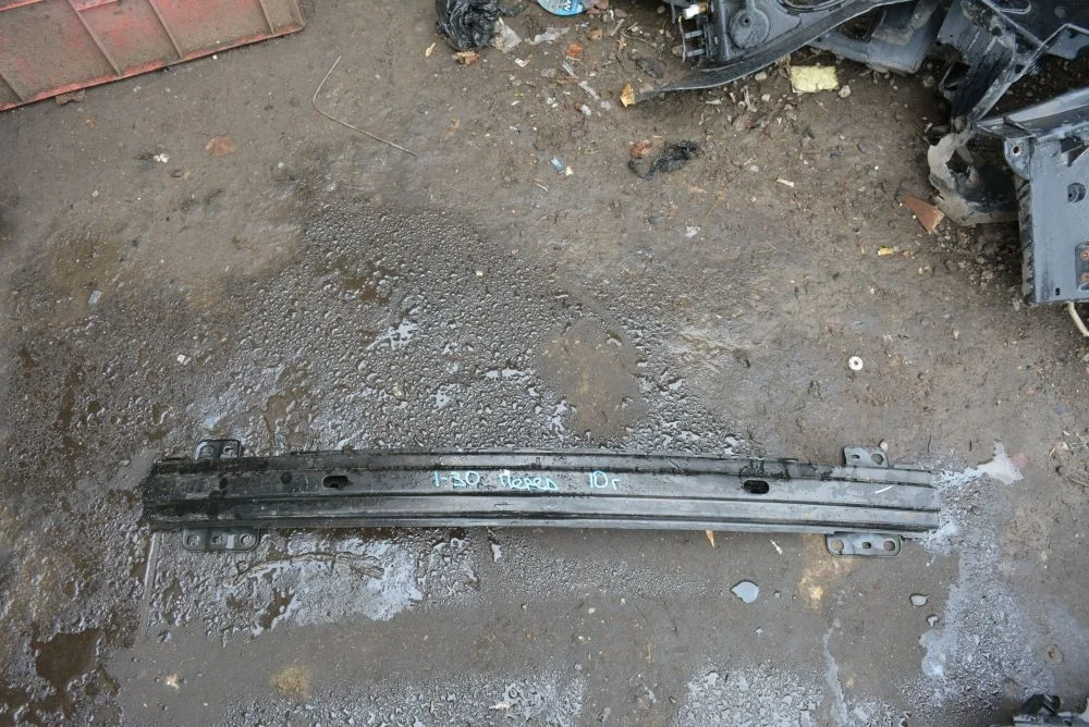 Усилитель переднего бампера Hyundai i30 2007-2012