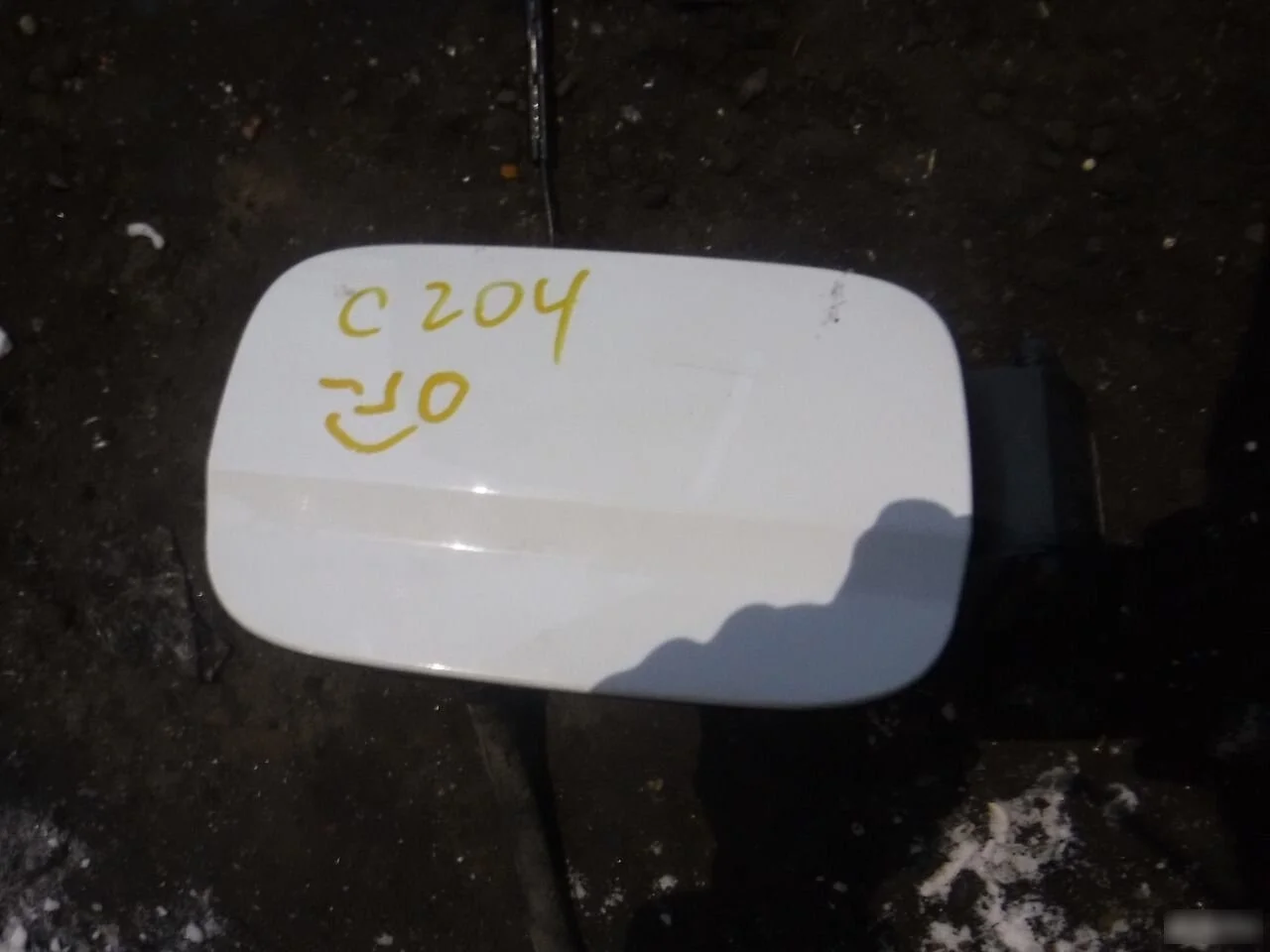 Лючок бензобака для Mercedes Benz W204 2007-2015