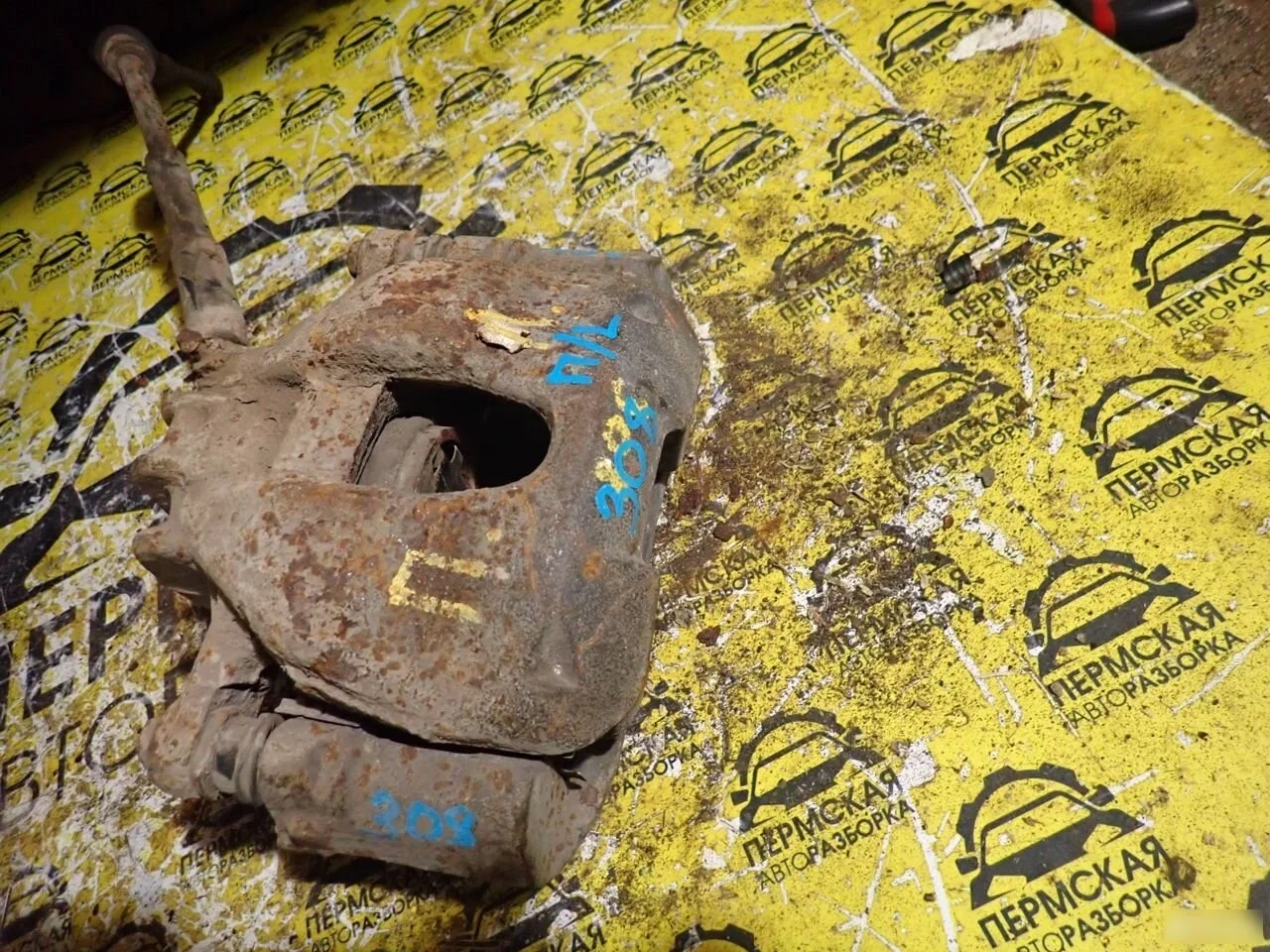 Суппорт тормозной передний левый для Peugeot 308 I