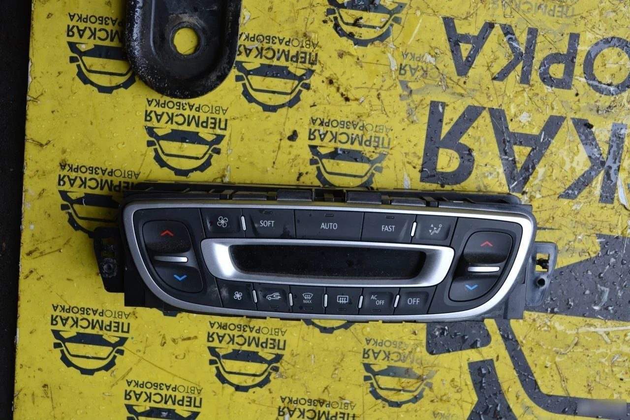 Блок климатической установкой Renault Fluence 2010