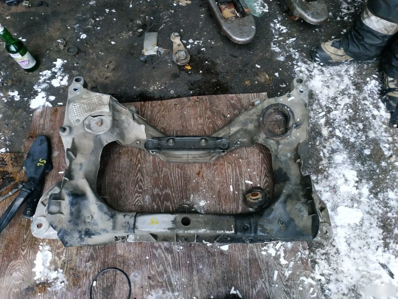 Подрамник Mercedes Benz R230 SL 2001-2012