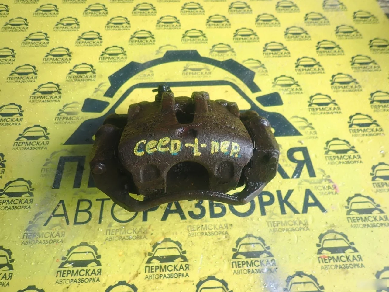 Суппорт передний левый Kia Ceed 2007-2012