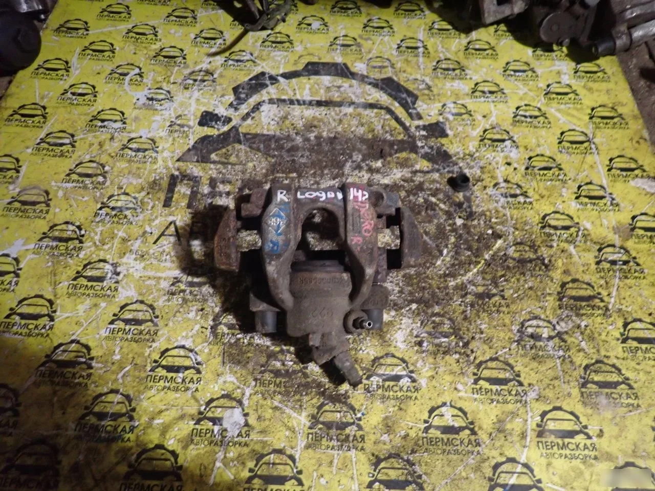 Суппорт передний правый Renault Logan II 2014)