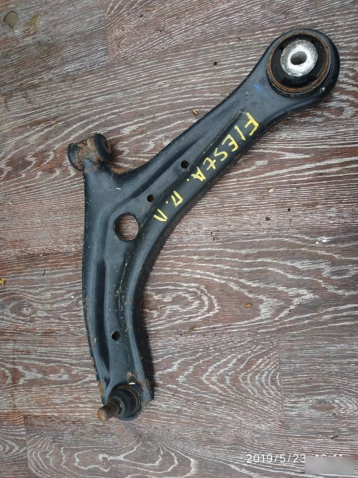 Рычаг передний левый для Ford Fiesta 2008)