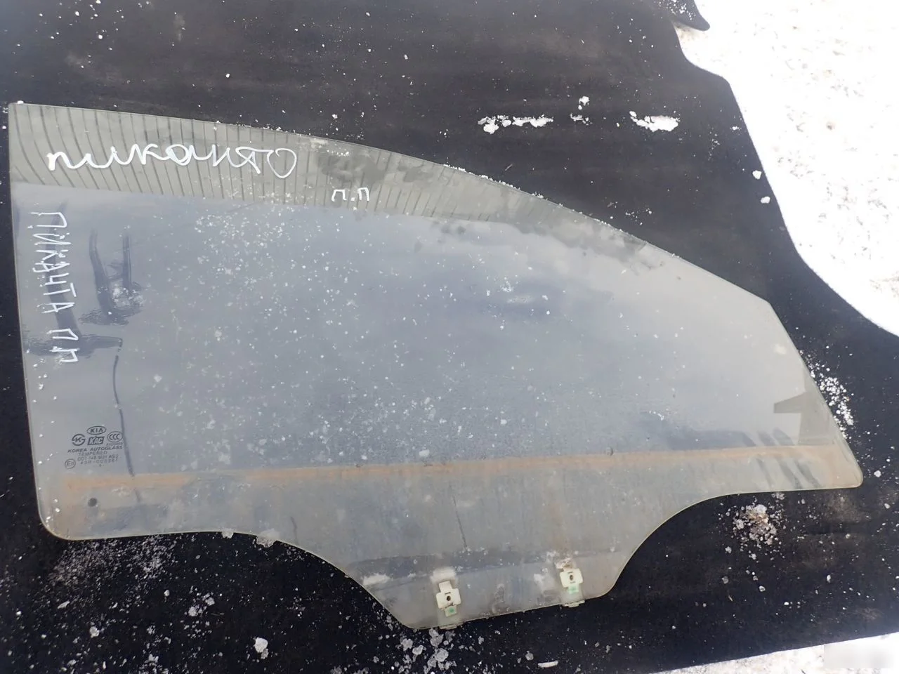 Стекло двери передней правой Kia Picanto 2004-2011