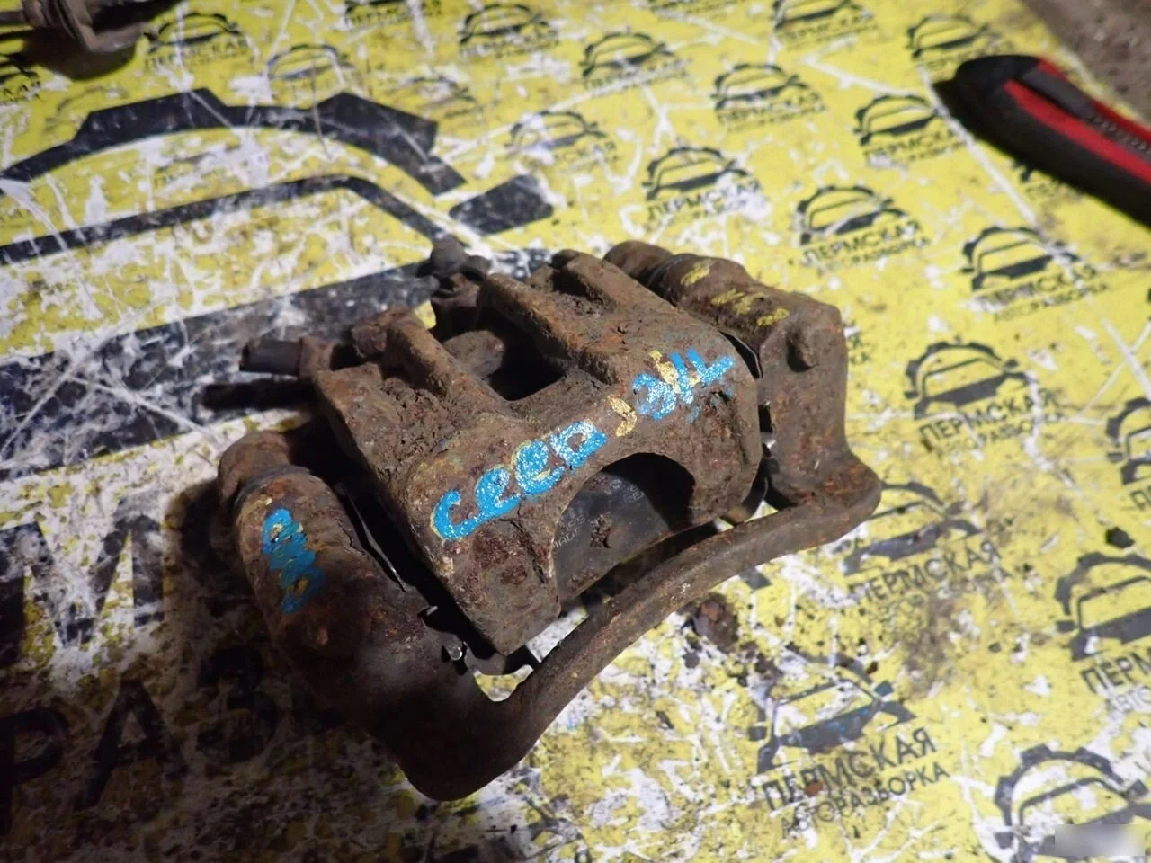 Суппорт тормозной задний левый Kia Ceed 2007-2012