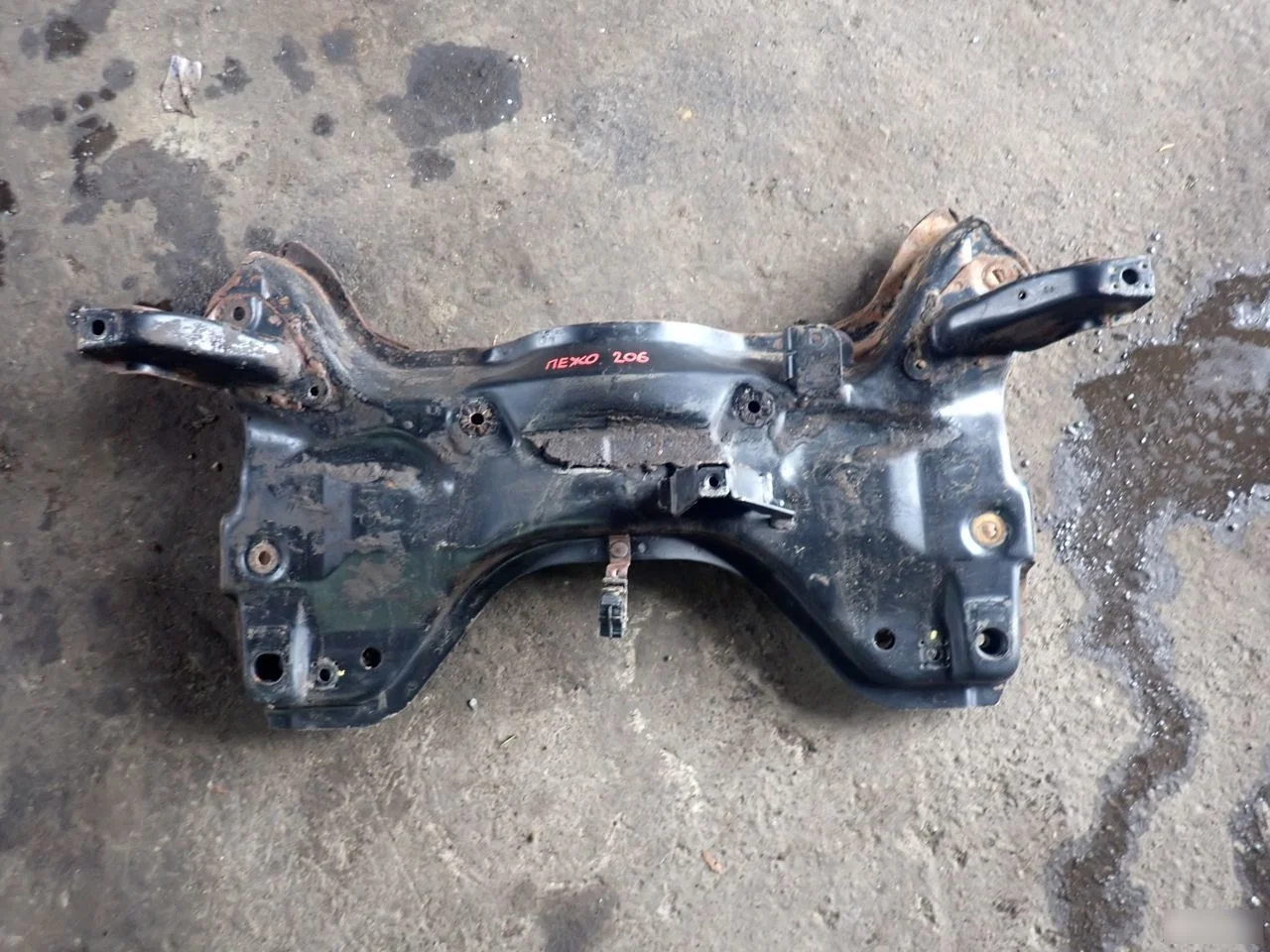 Балка подмоторная для Peugeot 206 1998-2012