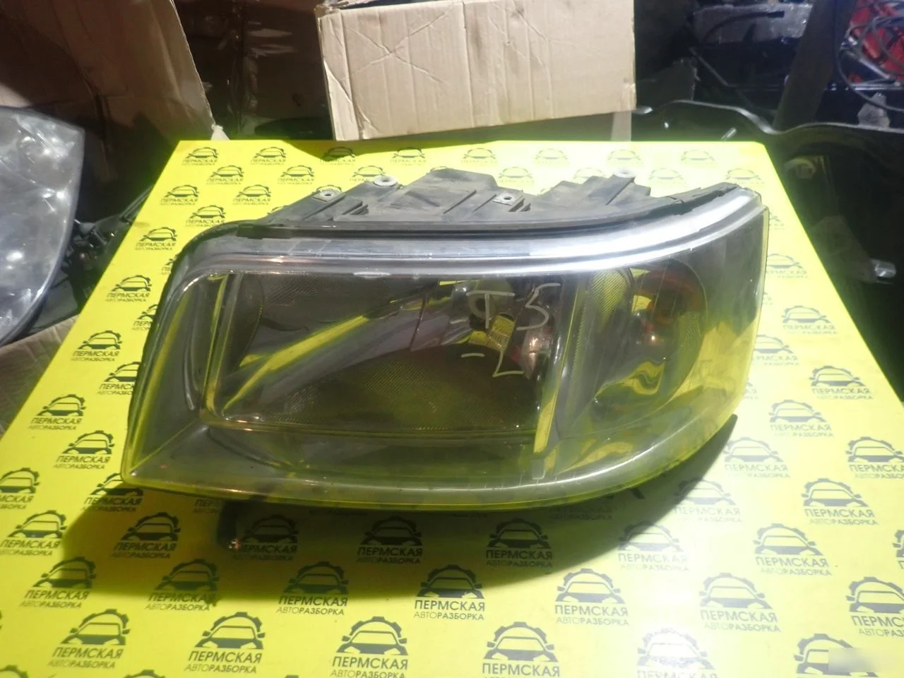 Фара левая для VW Transporter T5 2003-2015