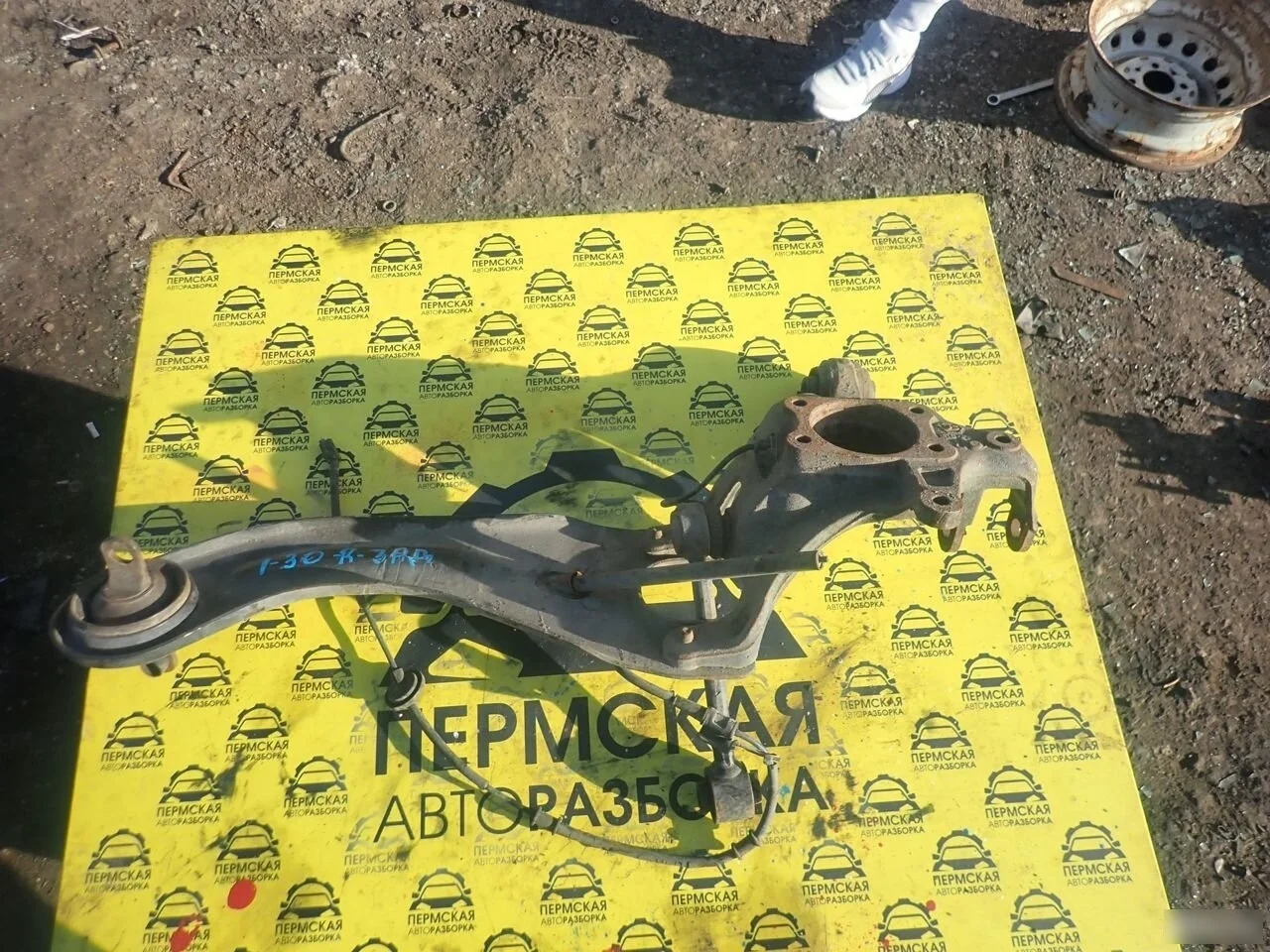 Кулак задний правый Hyundai i30 2007-2012