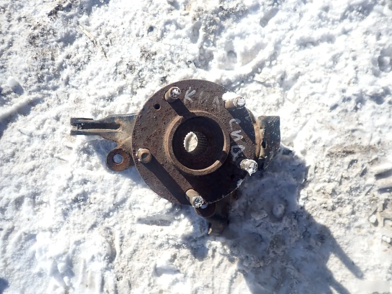 Кулак поворотный передний правый для Kia Ceed 1