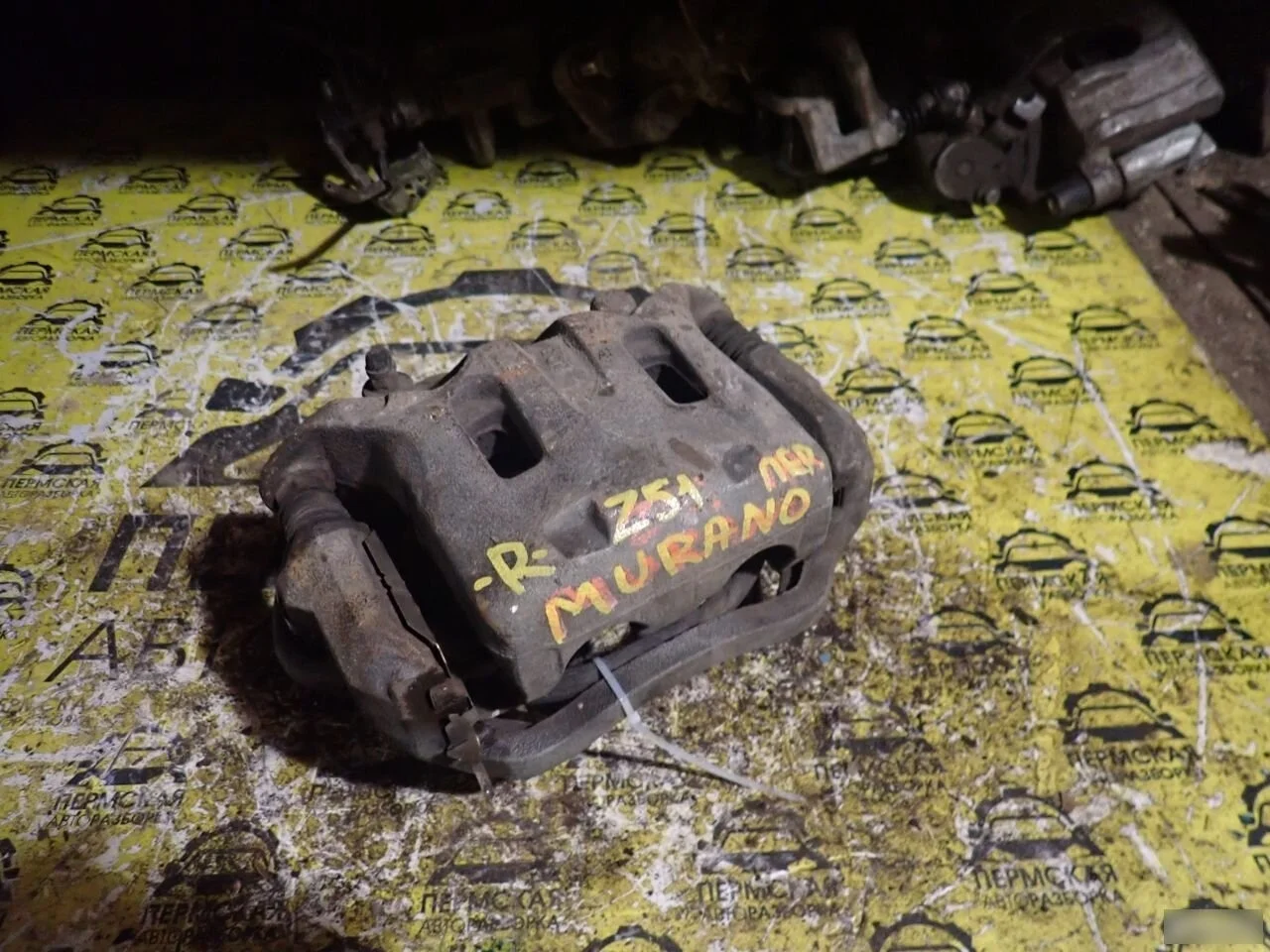 Суппорт передний правый Nissan Murano Z51