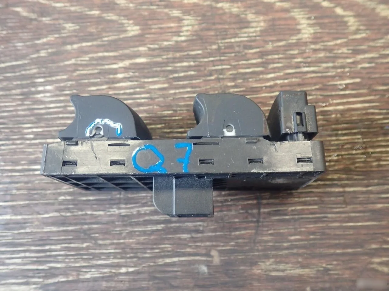 Блок управления стеклоподъемниками для Audi Q7