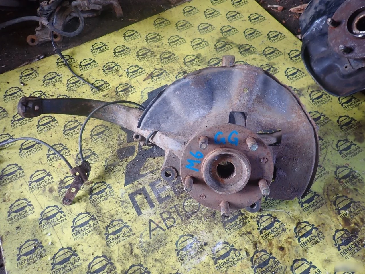 Кулак поворотный передний левый Mazda 6